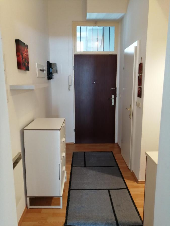 Studio & Apartments Near Reumannplatz Вена Экстерьер фото