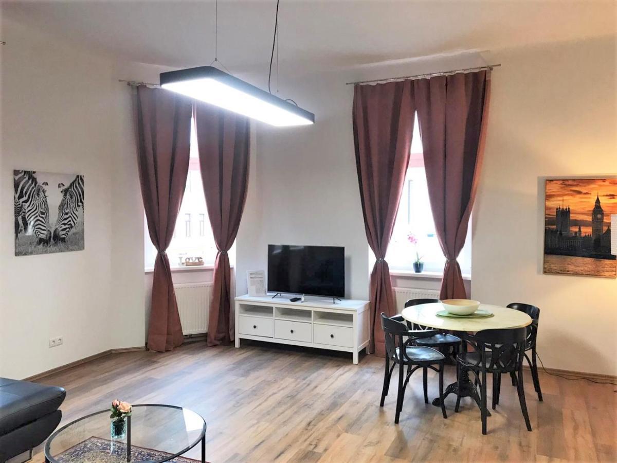 Studio & Apartments Near Reumannplatz Вена Экстерьер фото