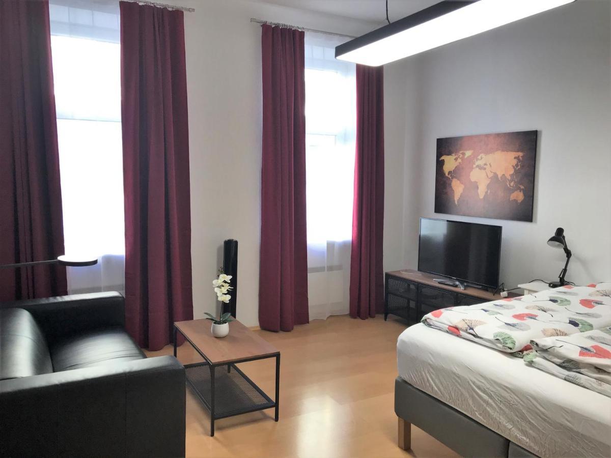Studio & Apartments Near Reumannplatz Вена Экстерьер фото
