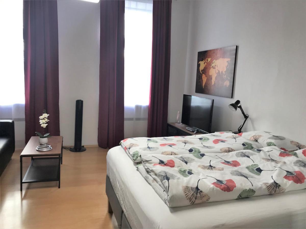Studio & Apartments Near Reumannplatz Вена Экстерьер фото