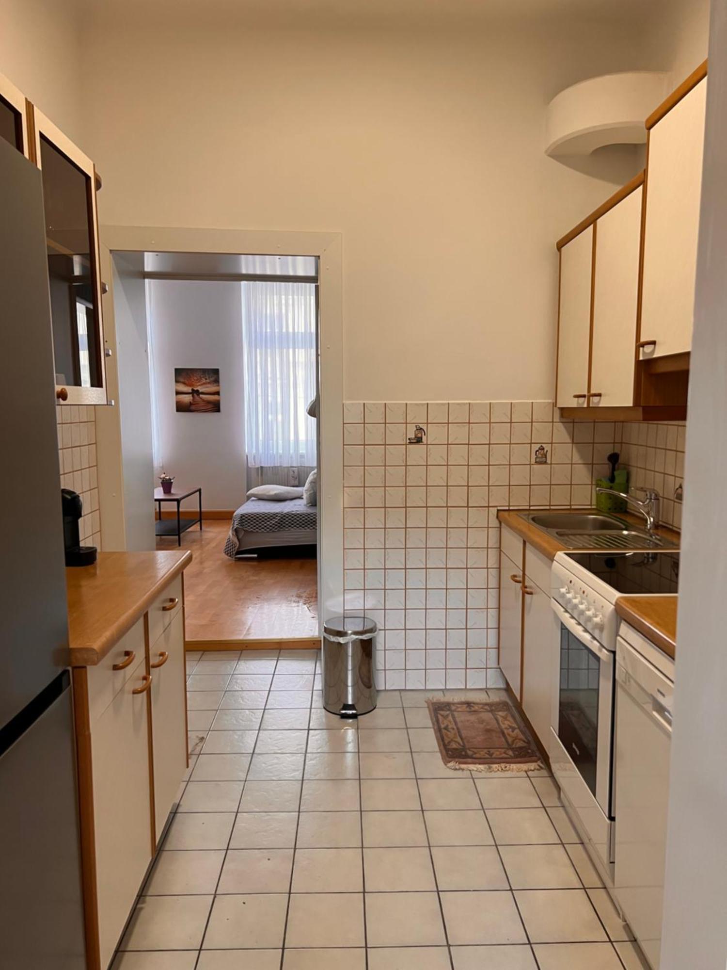 Studio & Apartments Near Reumannplatz Вена Экстерьер фото