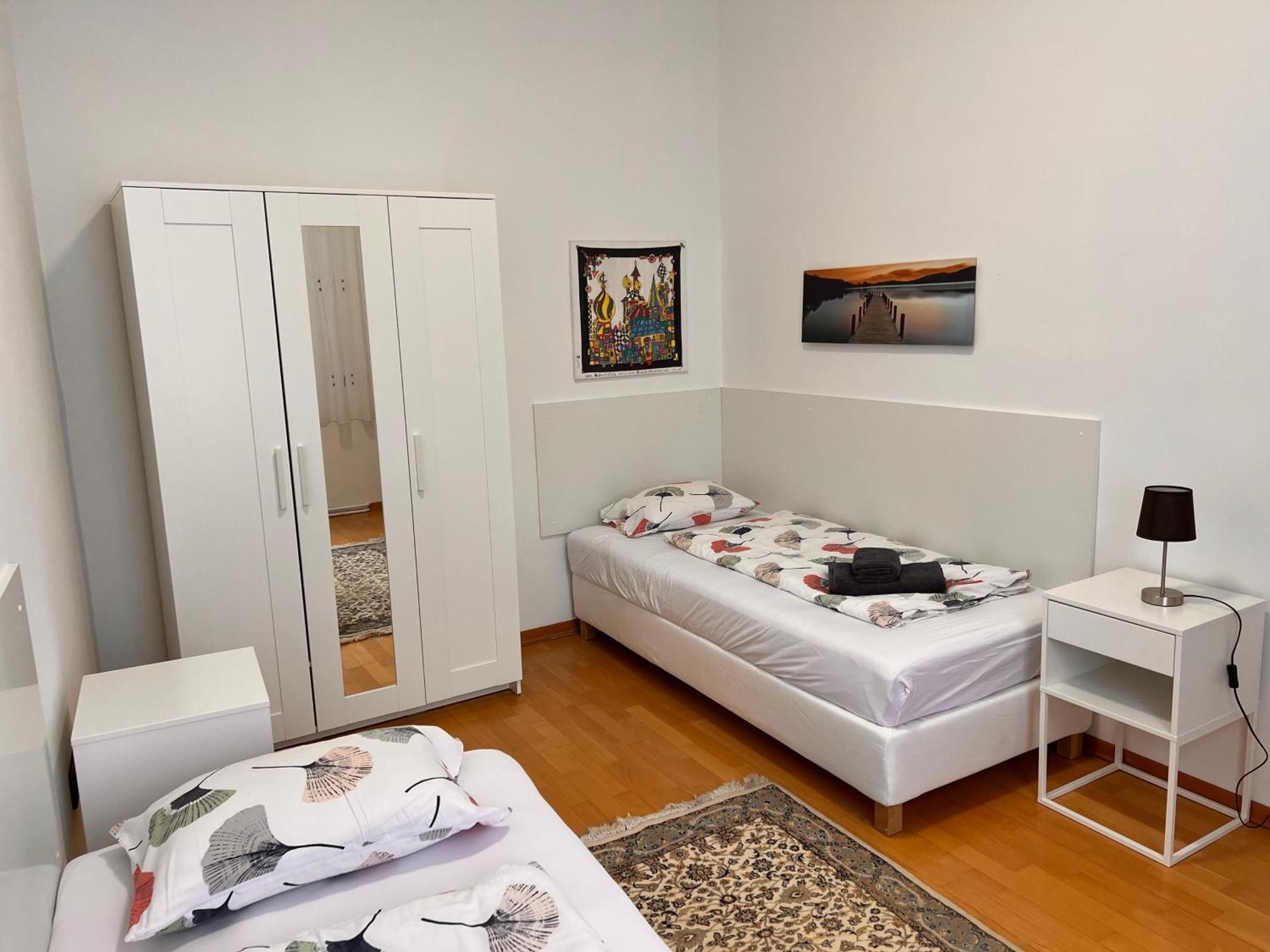 Studio & Apartments Near Reumannplatz Вена Экстерьер фото