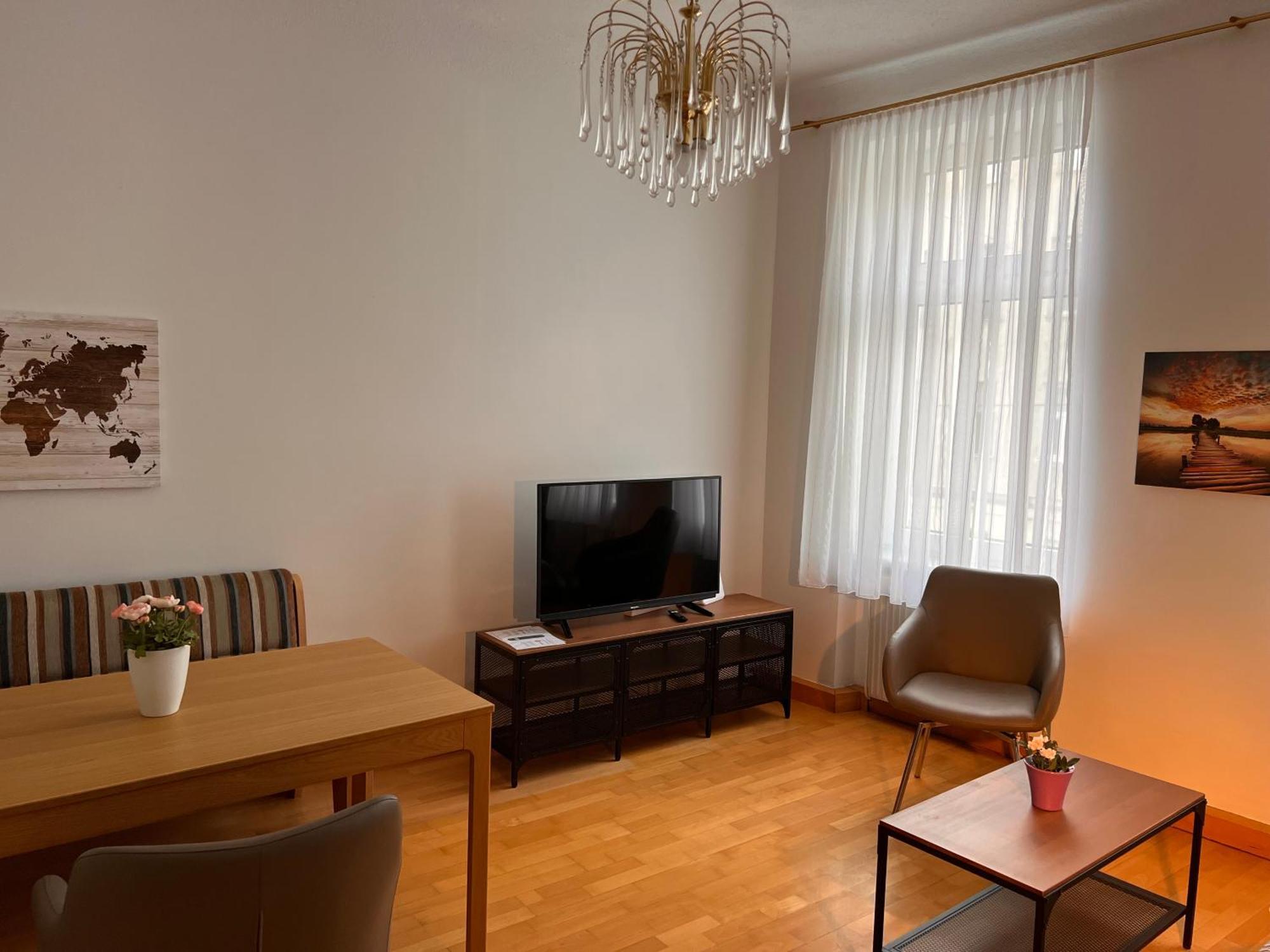 Studio & Apartments Near Reumannplatz Вена Экстерьер фото