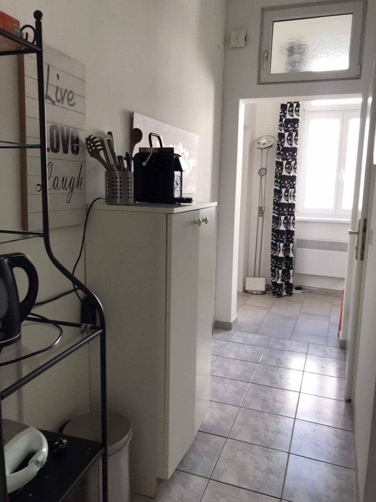 Studio & Apartments Near Reumannplatz Вена Экстерьер фото