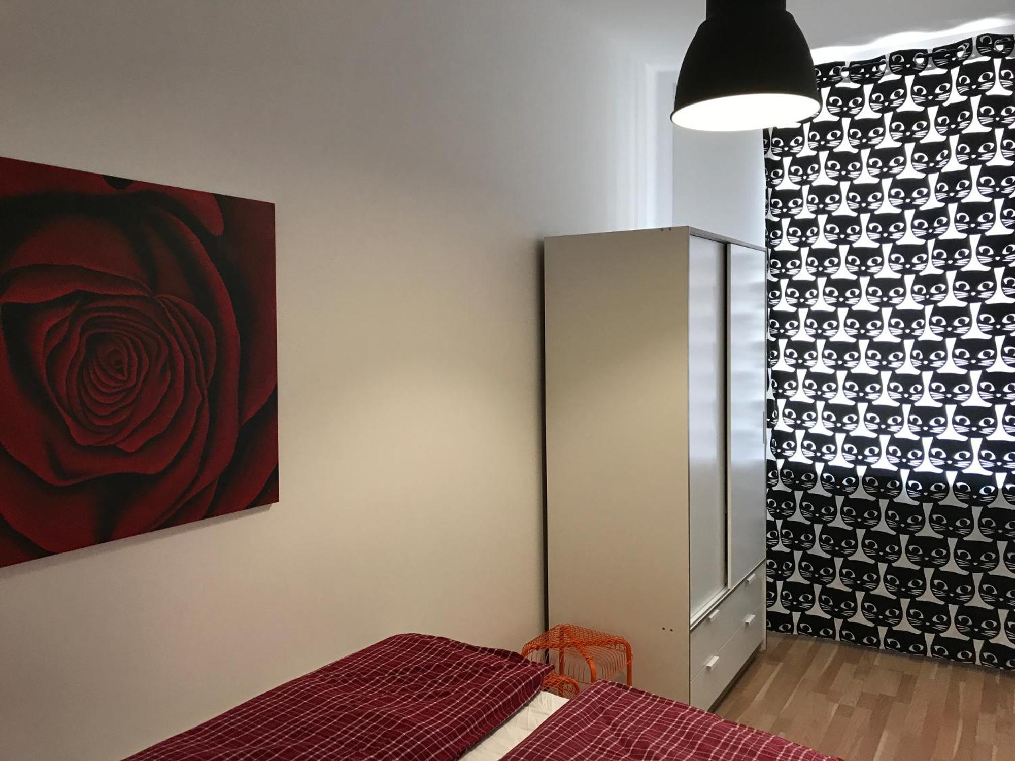 Studio & Apartments Near Reumannplatz Вена Экстерьер фото